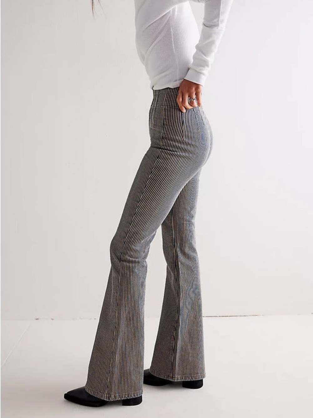 Free People Women’s Jayde Railroad Flare Jeans in Train Car Stripe. Size 26.